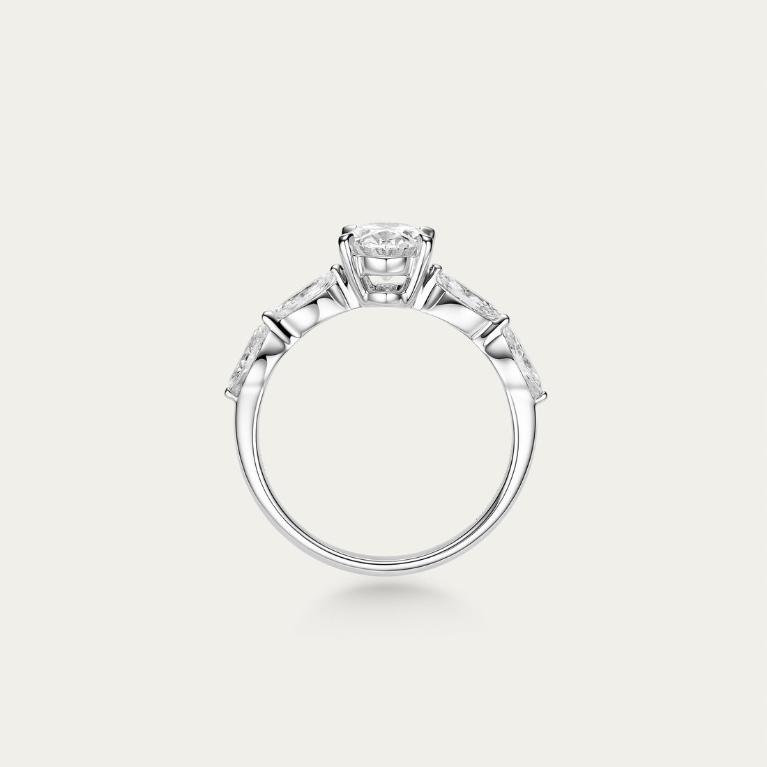 Oval cut lab-grown diamond ring in 18k gold — 1.05ct, D-E color, VS-VVS clarity, additional view
