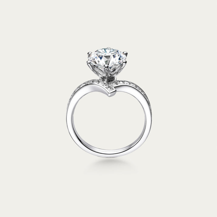 Round brilliant lab-grown diamond ring in 18k gold — 2.76ct, D-E color, VS2-SI1 clarity, additional view